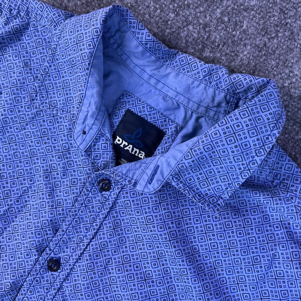Prana Men's Blue Geometric Diamond Print Short Sleeve Button Down Shirt Medium